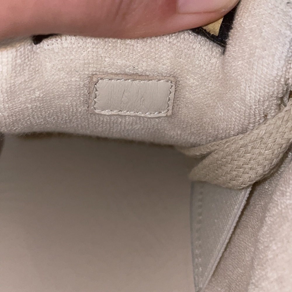 Gucci Limited Edition SCREENER TIGER 🐯 SNEAKERS - Picture 17 of 17